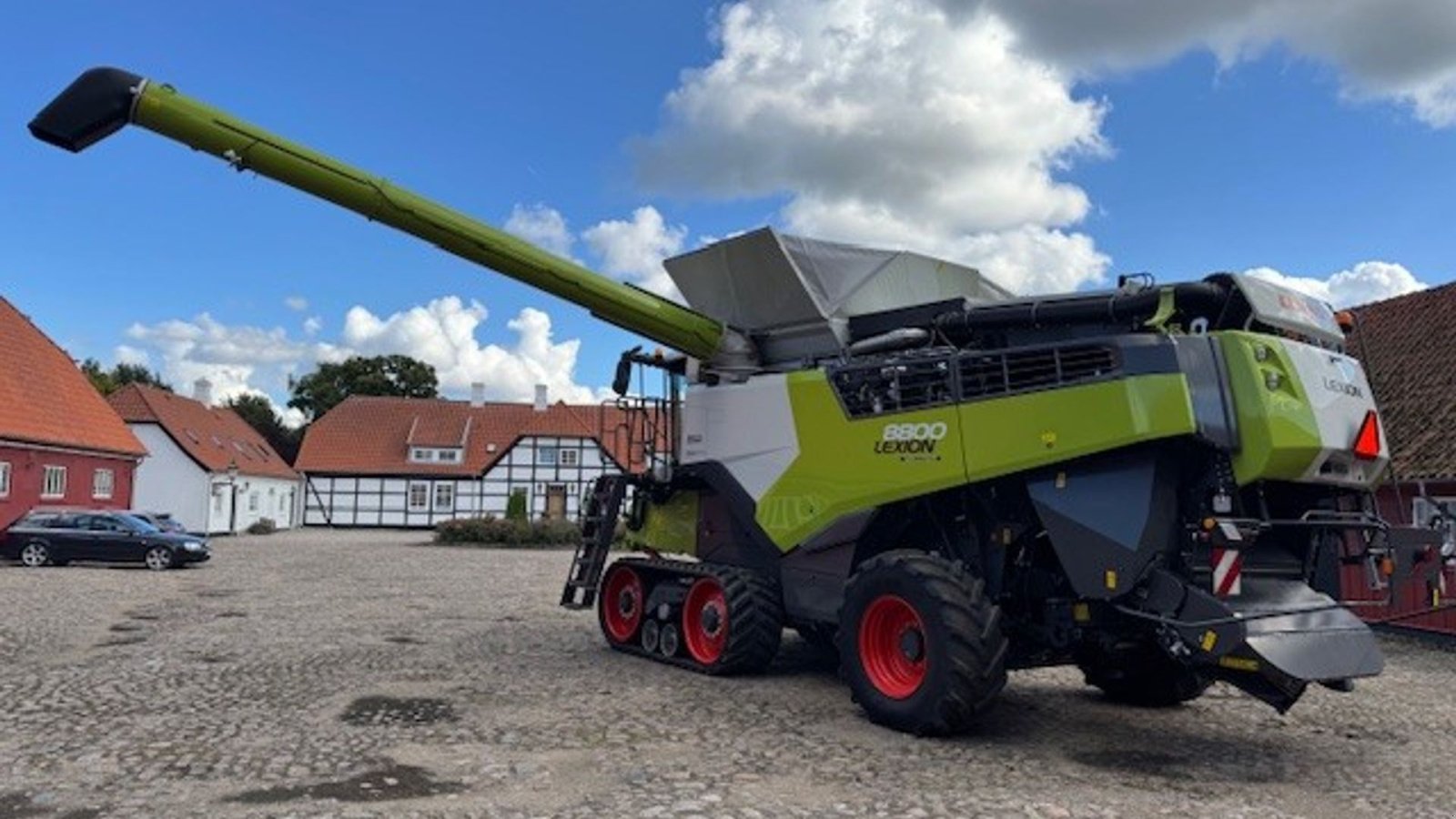 Mähdrescher tip CLAAS Lexion 8800TT 8800 TT, m. meget udstyr, Gebrauchtmaschine in Nykøbing Falster (Poză 3)
