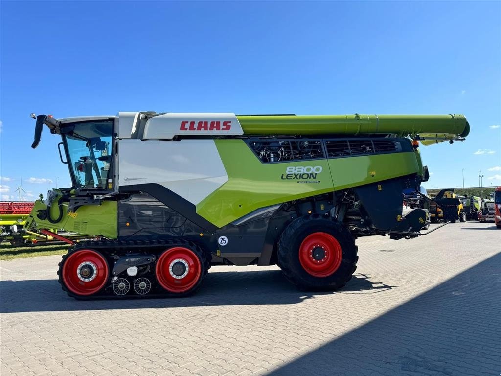 Mähdrescher des Typs CLAAS Lexion 8800TT VI GIVER 50 TIMERS HØSTGARANTI !!! Kan også købes med 1230 Vario eller Convio Flex., Gebrauchtmaschine in Kolding (Bild 5)