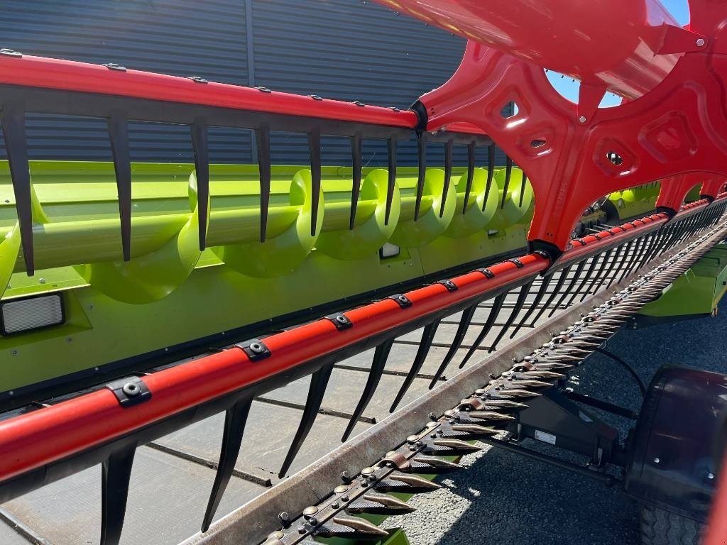 Mähdrescher del tipo CLAAS LEXION 8800TT, Gebrauchtmaschine In Vinderup (Immagine 12)