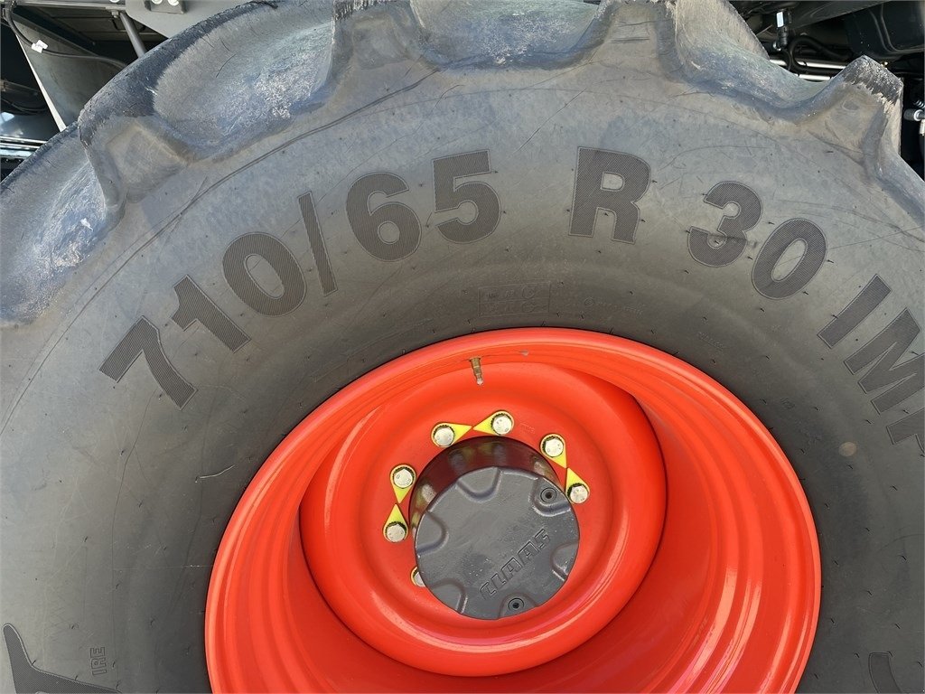 Mähdrescher del tipo CLAAS LEXION 8800TT, Gebrauchtmaschine In Vinderup (Immagine 5)