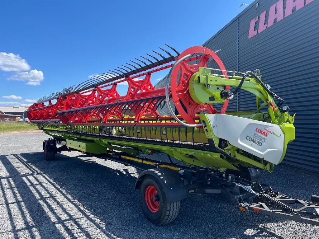 Mähdrescher del tipo CLAAS LEXION 8800TT, Gebrauchtmaschine In Vinderup (Immagine 10)
