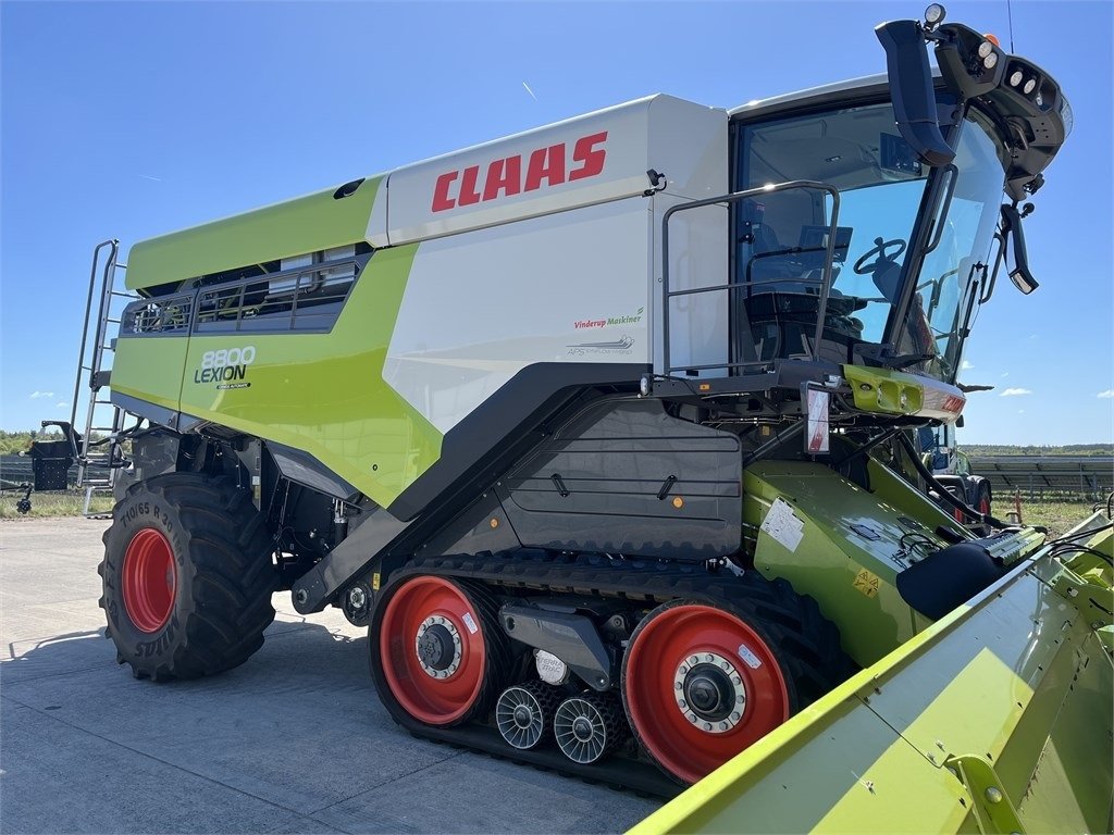 Mähdrescher del tipo CLAAS LEXION 8800TT, Gebrauchtmaschine In Vinderup (Immagine 1)