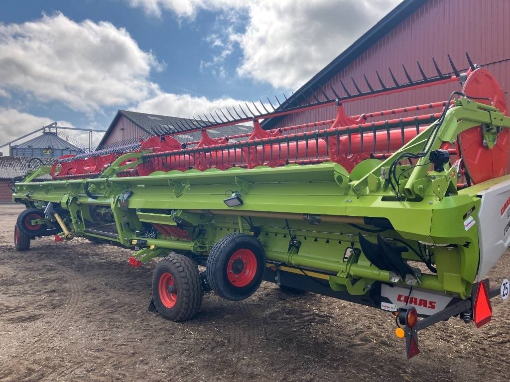 Mähdrescher van het type CLAAS Lexion 8900 4 WD, Gebrauchtmaschine in Aalestrup (Foto 13)