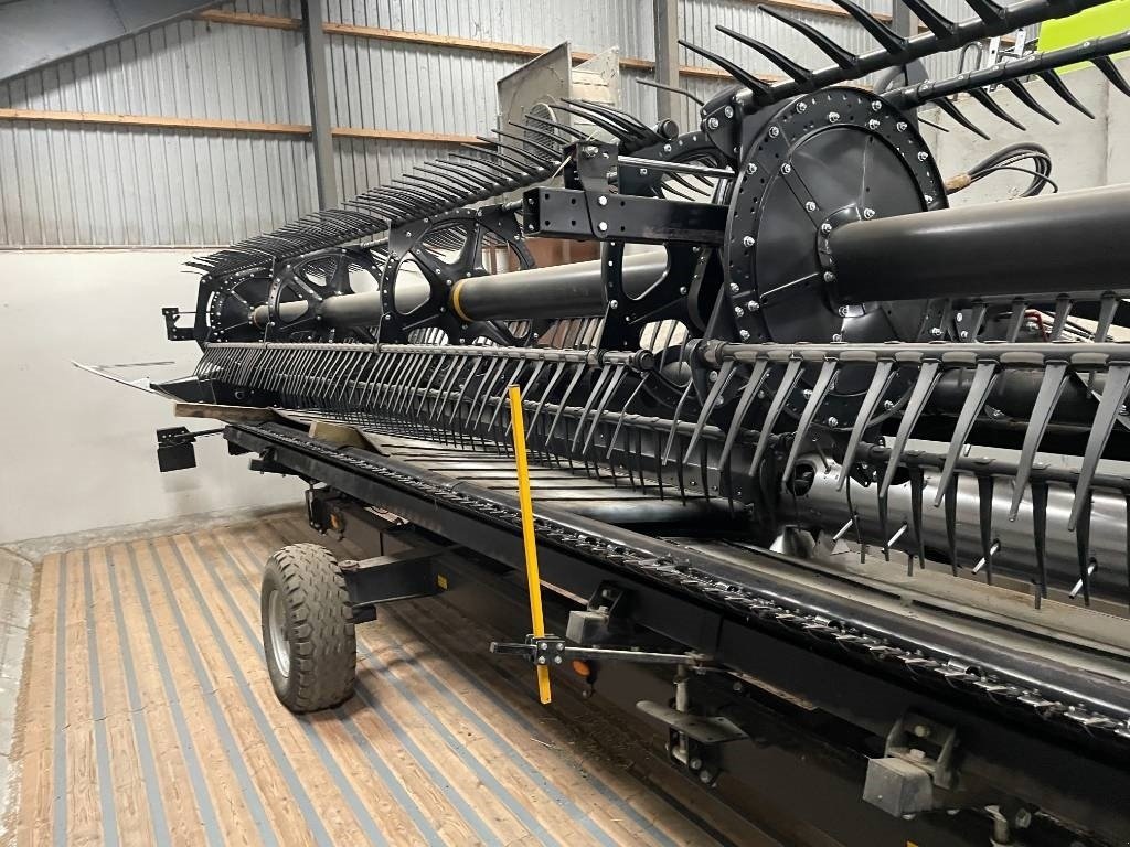 Mähdrescher typu CLAAS LEXION 8900 - 4WD, Gebrauchtmaschine v Mern (Obrázek 13)