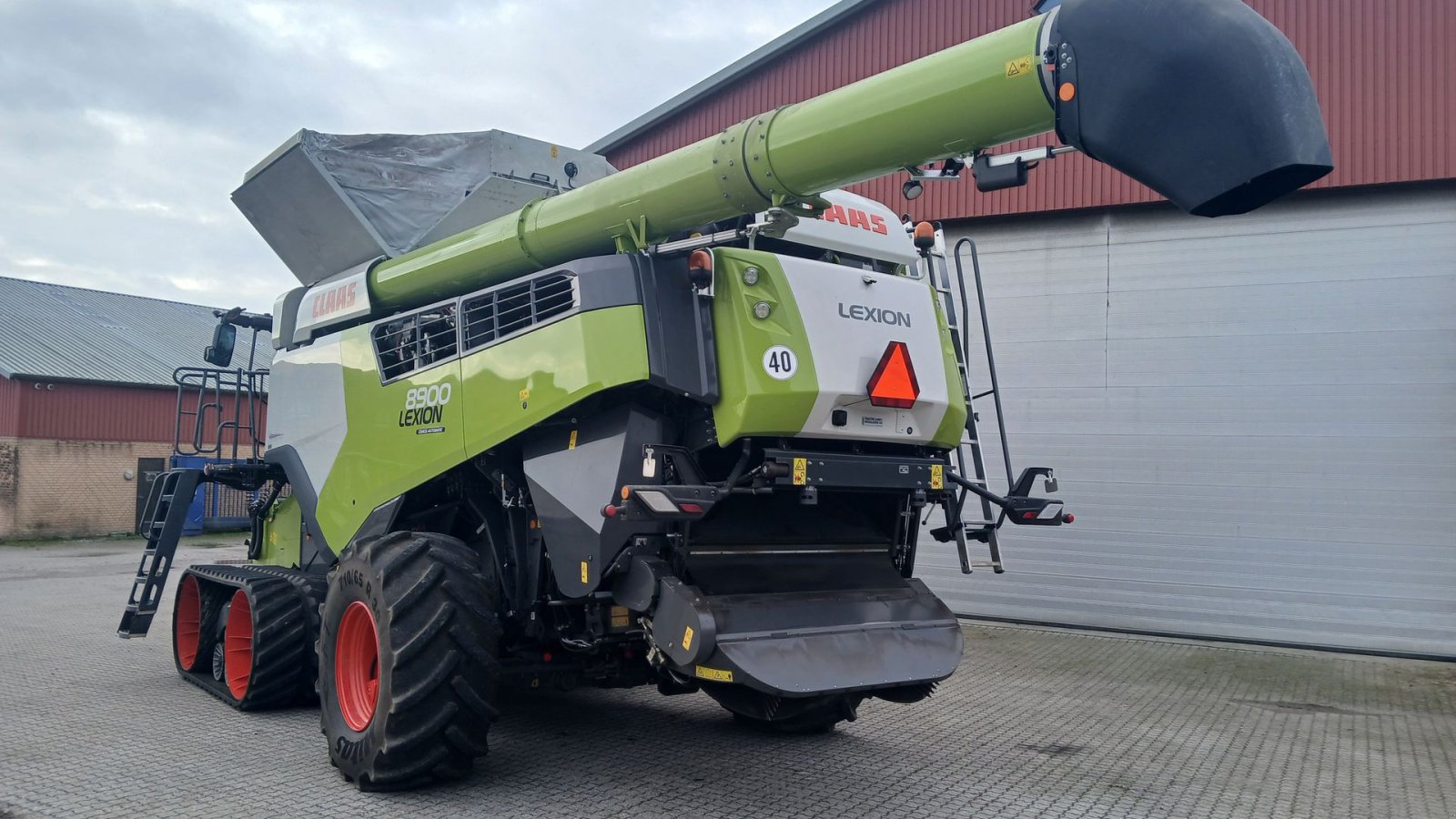 Mähdrescher des Typs CLAAS Lexion 8900TT, Gebrauchtmaschine in Idestrup (Bild 3)