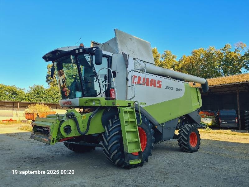 Mähdrescher of the type CLAAS LEXION540, Gebrauchtmaschine in BRAY en Val (Picture 4)