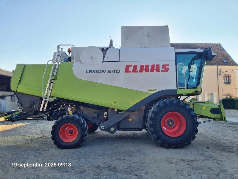 Mähdrescher of the type CLAAS LEXION540, Gebrauchtmaschine in BRAY en Val (Picture 3)