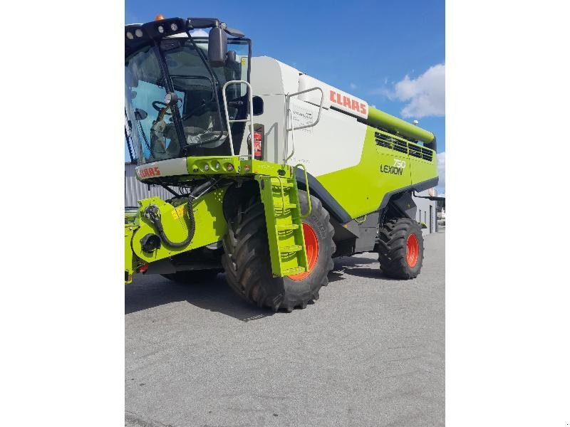 Mähdrescher typu CLAAS LEXION750, Gebrauchtmaschine v PONTIVY (Obrázek 1)