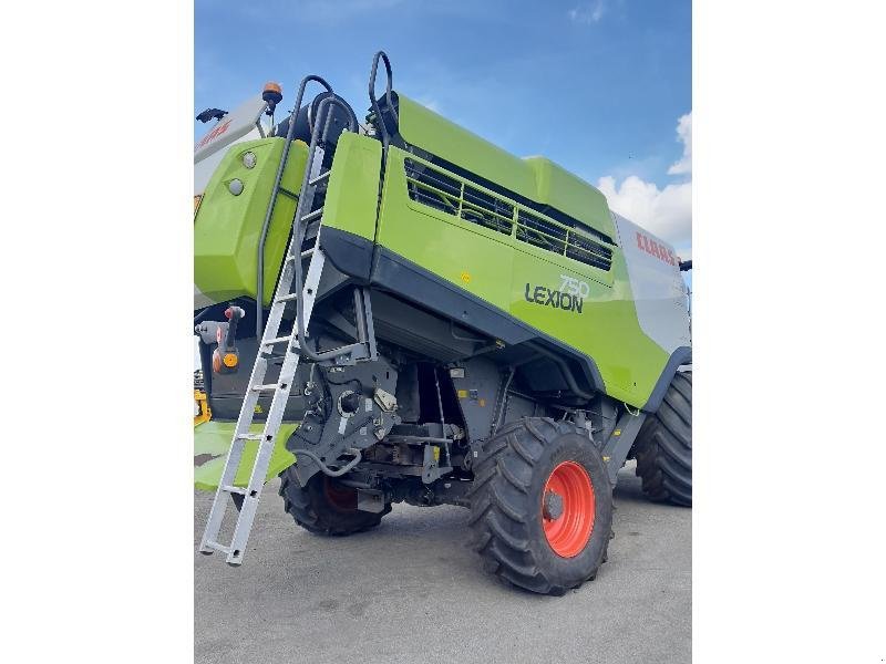 Mähdrescher typu CLAAS LEXION750, Gebrauchtmaschine v PONTIVY (Obrázek 5)