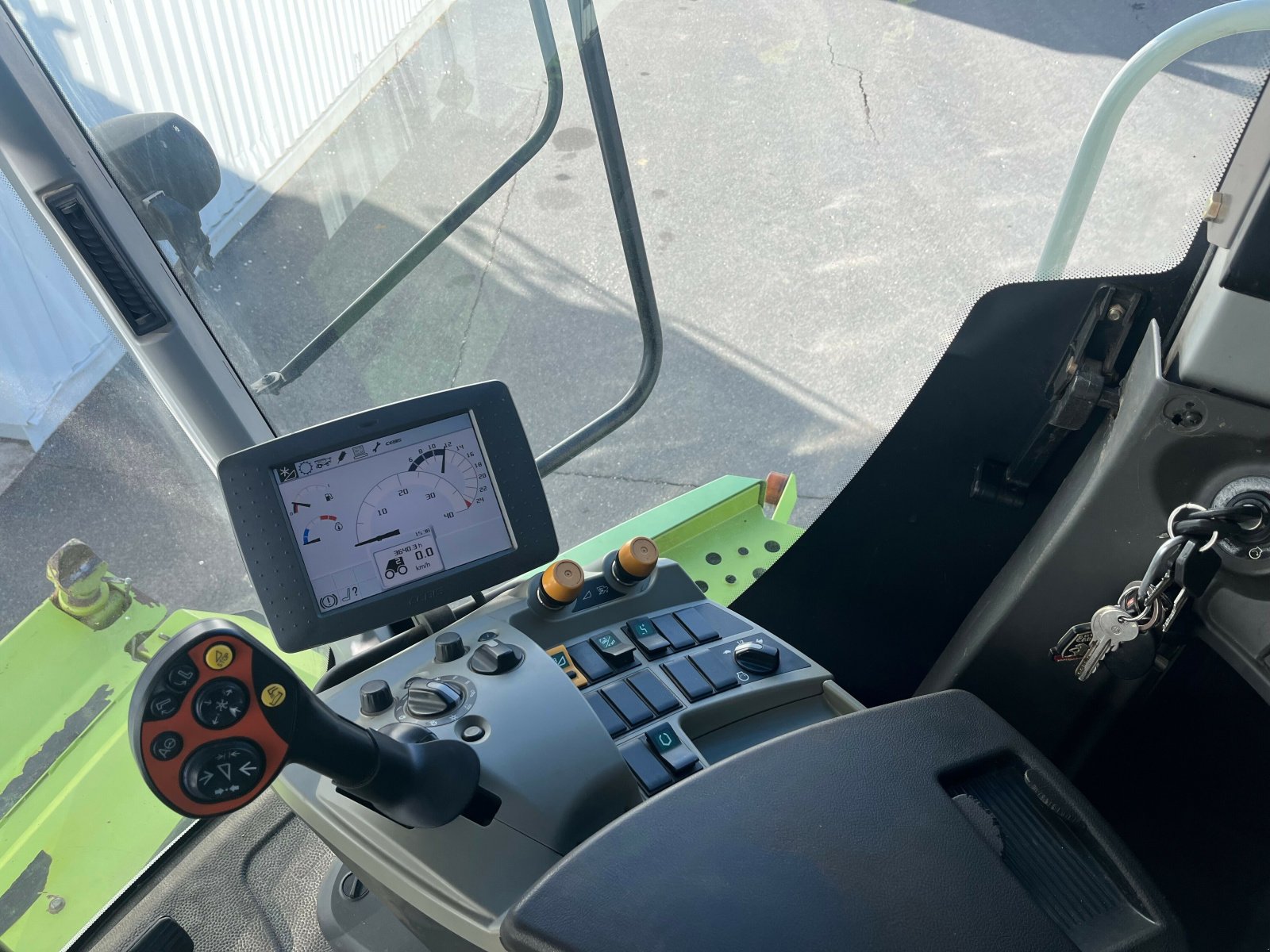 Mähdrescher of the type CLAAS M-B LEXION 650, Gebrauchtmaschine in Charnay-lès-macon (Picture 6)