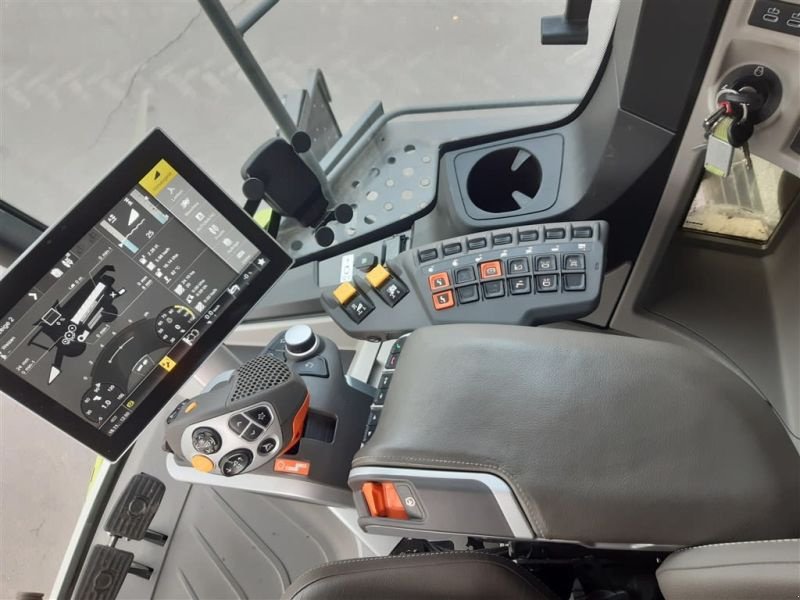 Mähdrescher des Typs CLAAS MÄHDRESCHER LEXION 8700TT, Neumaschine in Lommatzsch (Bild 11)