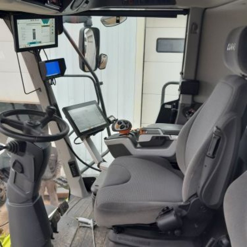 Mähdrescher of the type CLAAS MB CLAAS LEXION 8800 TT, Gebrauchtmaschine in Belleville sur Meuse (Picture 4)