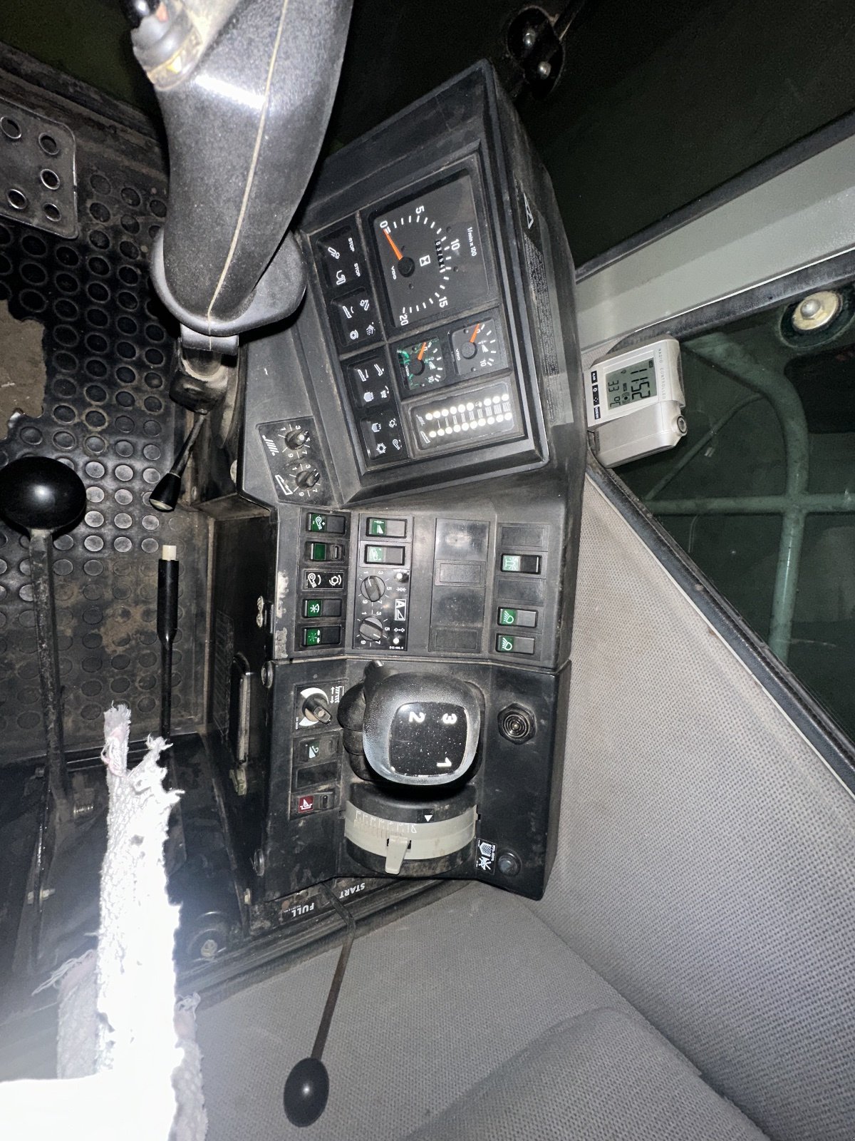 Mähdrescher του τύπου CLAAS Mega 204, Gebrauchtmaschine σε Loiching (Φωτογραφία 3)