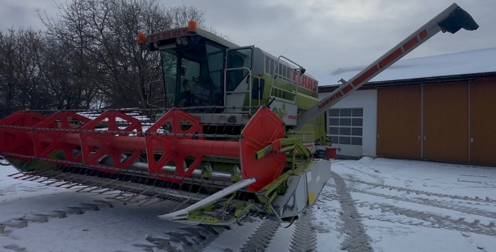 Mähdrescher des Typs CLAAS Mega 204, Gebrauchtmaschine in Loiching (Bild 1)