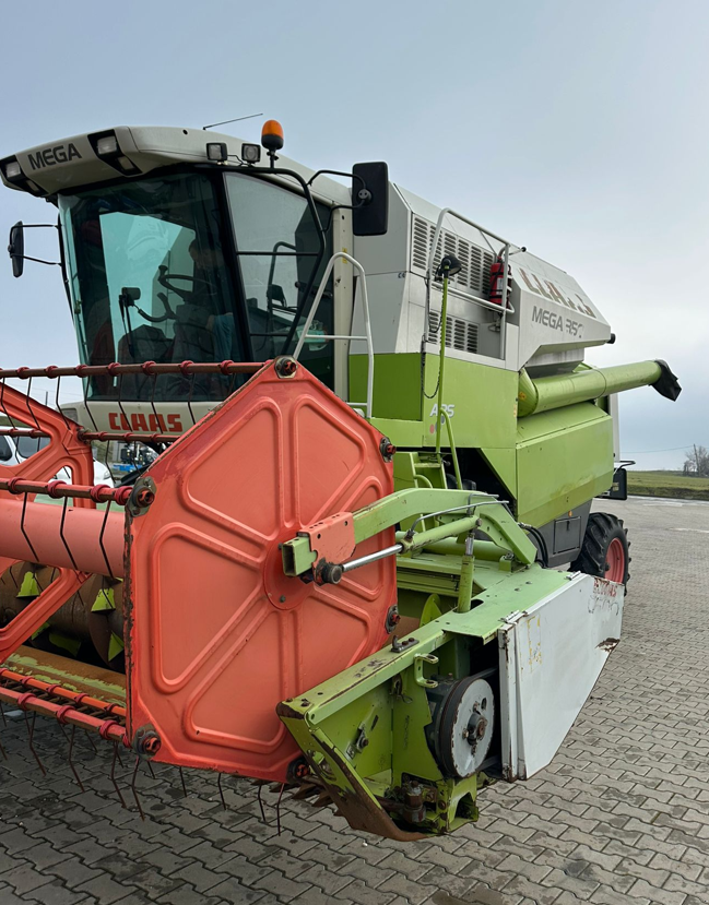 Mähdrescher типа CLAAS Mega 350 APS, Gebrauchtmaschine в Orţişoara (Фотография 1)