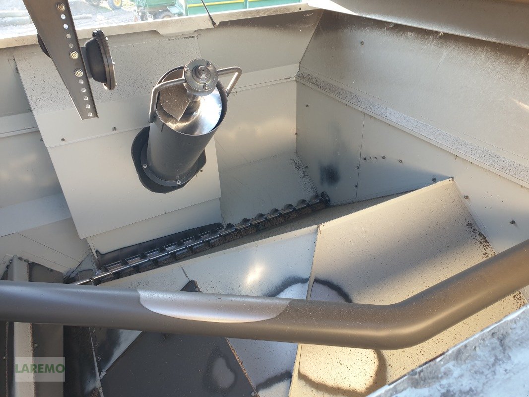 Mähdrescher del tipo CLAAS Mega 350, Neumaschine In Langenwetzendorf (Immagine 16)