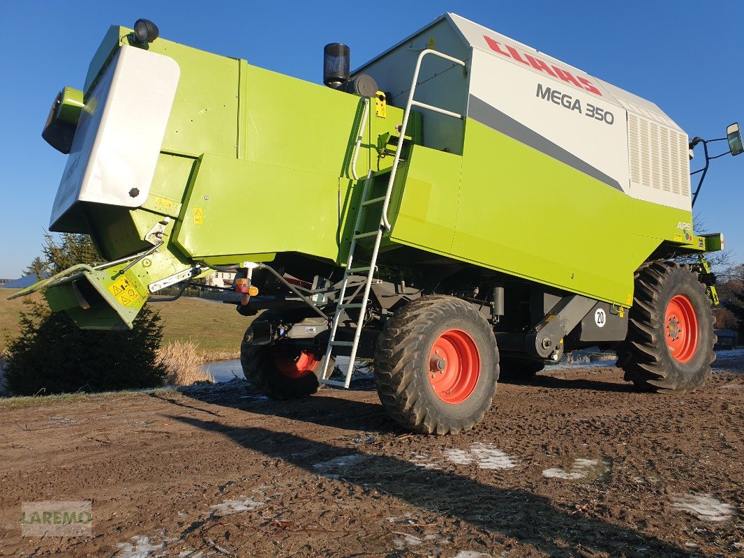 Mähdrescher del tipo CLAAS Mega 350, Neumaschine In Langenwetzendorf (Immagine 2)