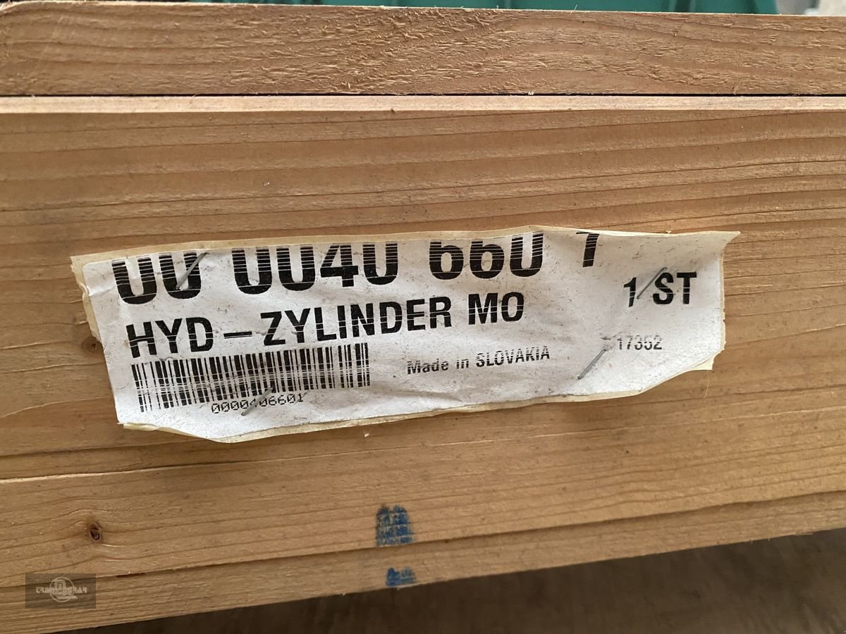 Mähdrescher des Typs CLAAS Schwenkzylinder Auslaufrohr Korntank Tucano, Neumaschine in Rankweil (Bild 3)