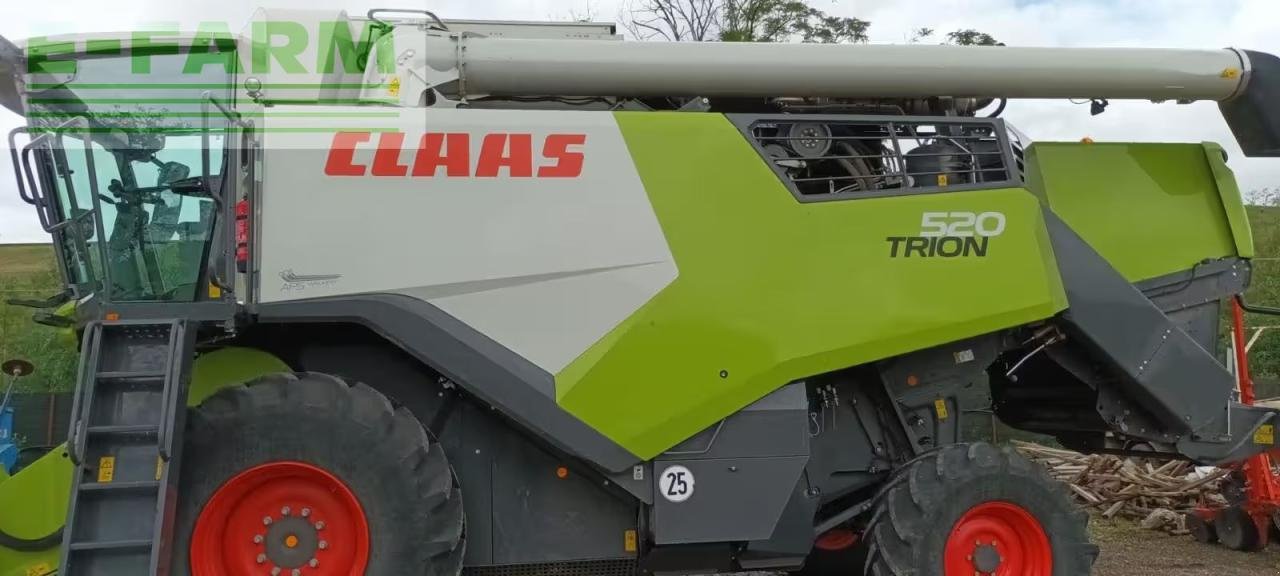 Mähdrescher des Typs CLAAS TRION 520 E5, Gebrauchtmaschine in Hamburg (Bild 2)