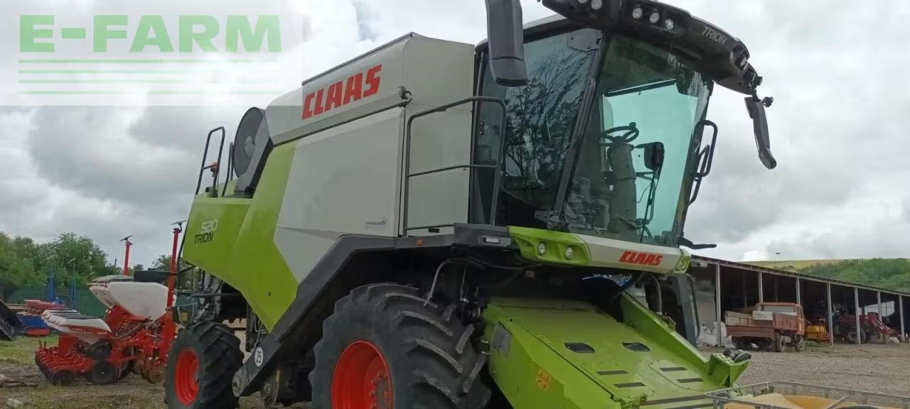 Mähdrescher typu CLAAS TRION 520 E5, Gebrauchtmaschine v Hamburg (Obrázek 1)