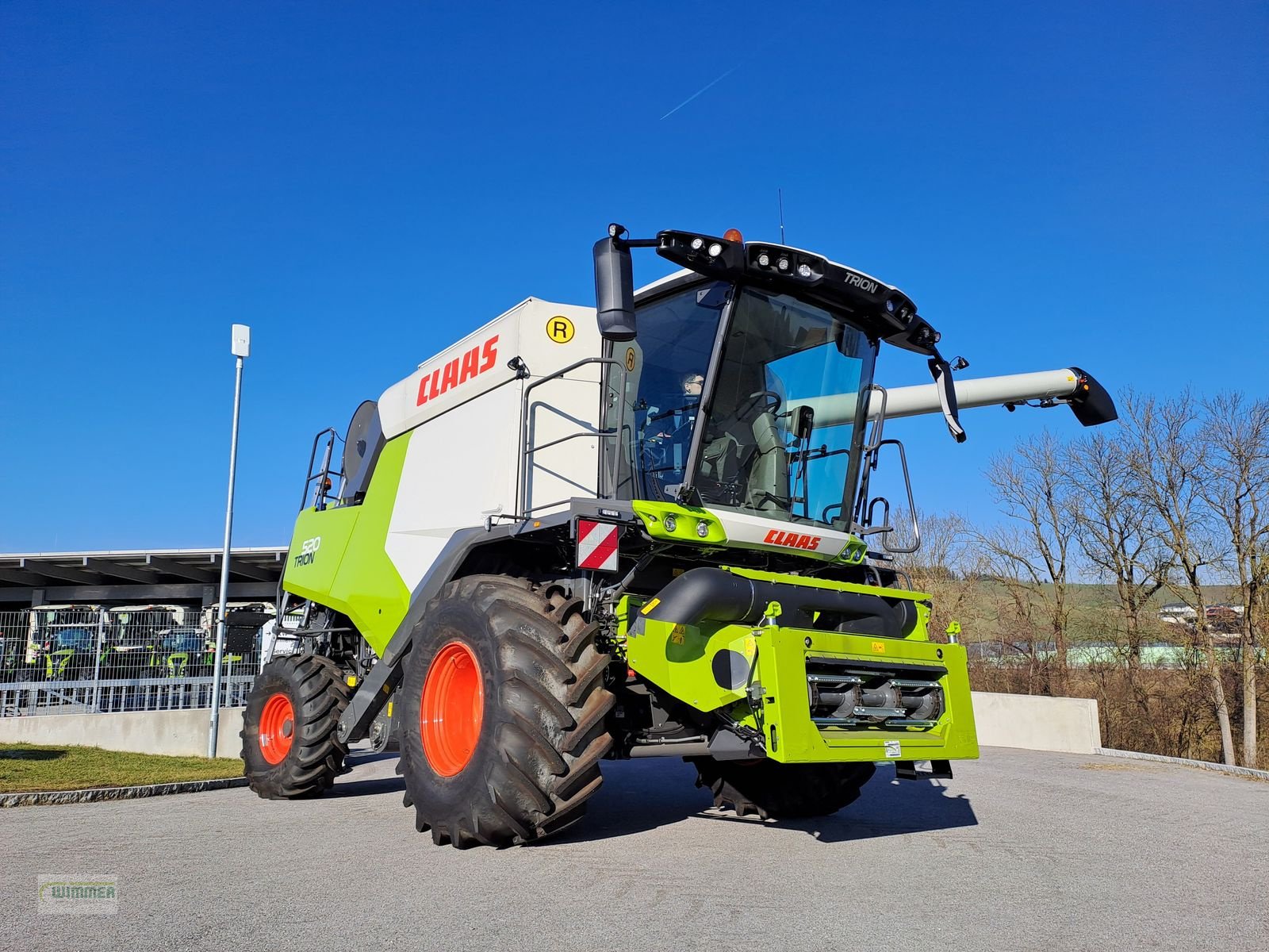 Mähdrescher des Typs CLAAS TRION 520 - (TRION 500), Neumaschine in Kematen (Bild 1)