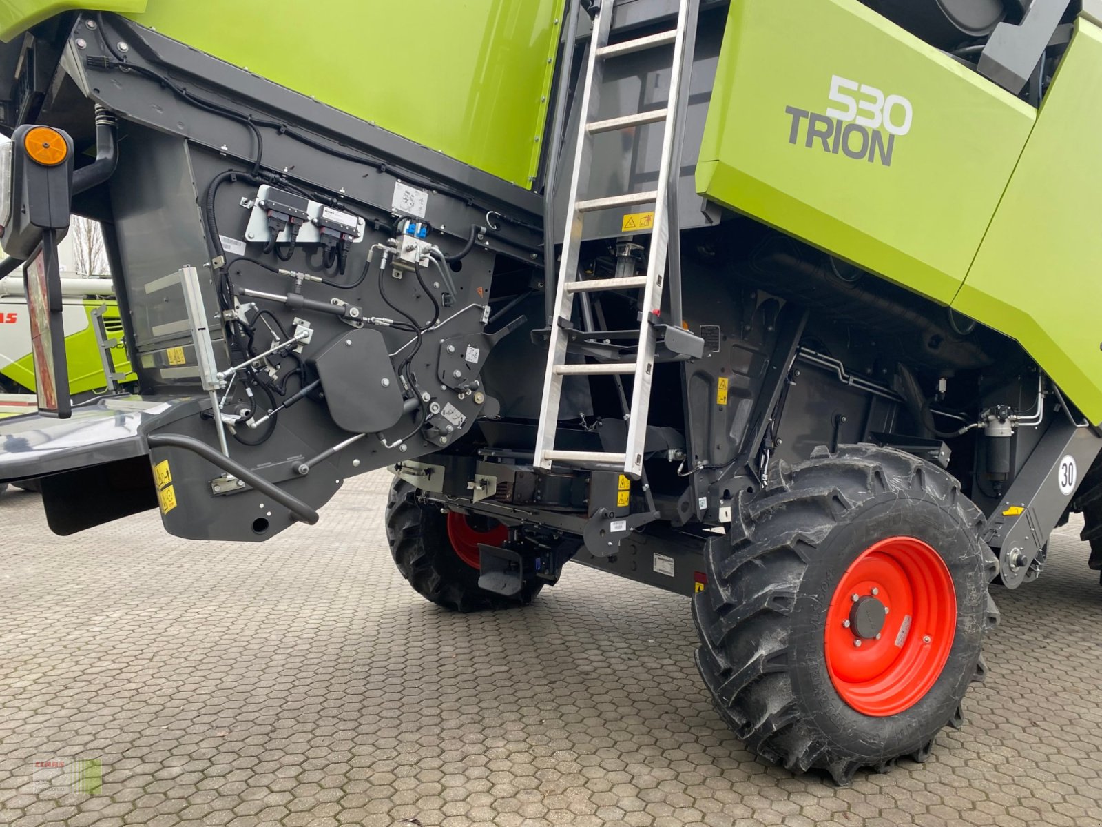 Mähdrescher типа CLAAS Trion 530 mit SW V 680, Gebrauchtmaschine в Vohburg (Фотография 10)