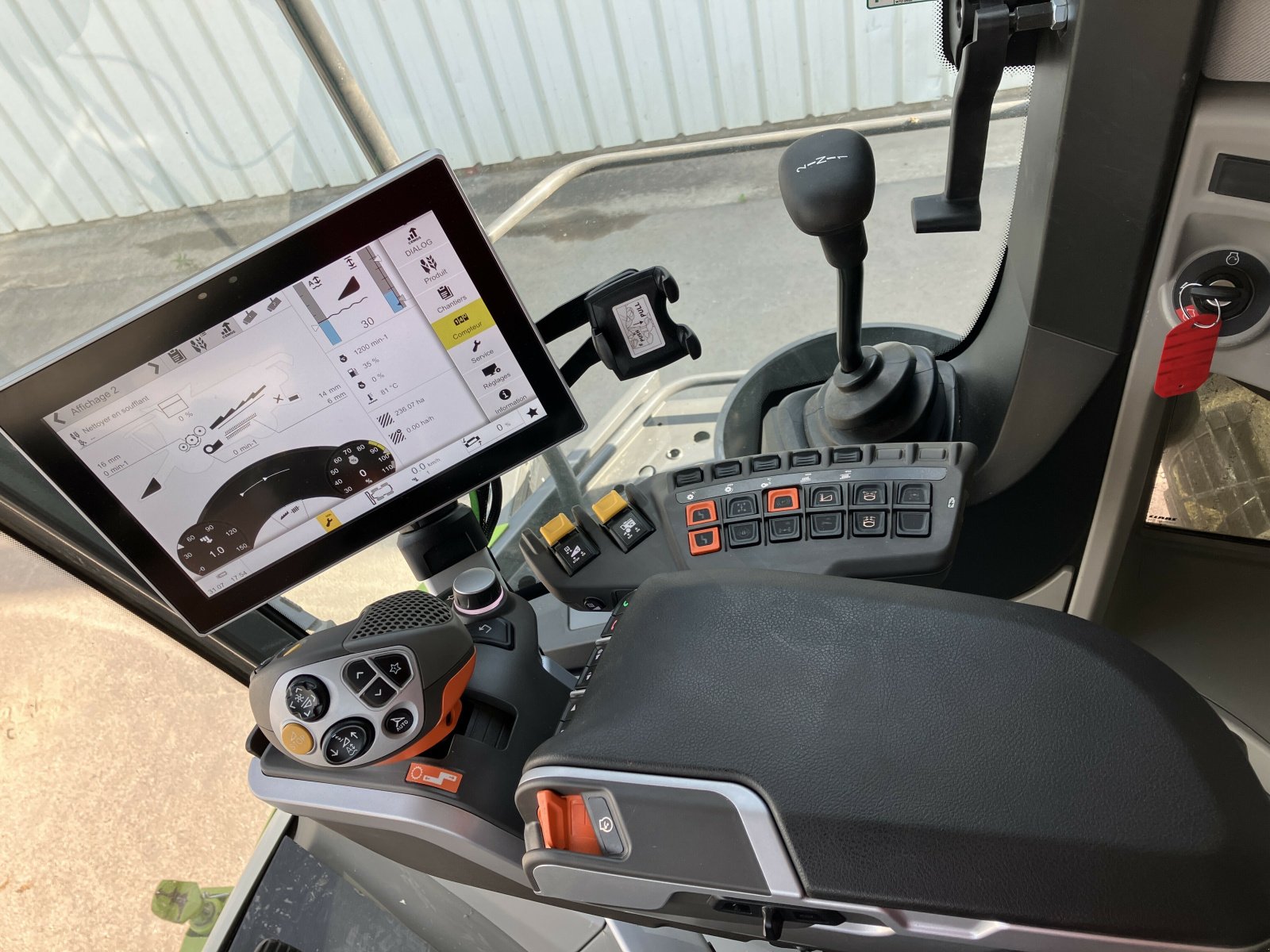 Mähdrescher of the type CLAAS TRION 530, Gebrauchtmaschine in VAROIS & CHAIGNOT (Picture 9)