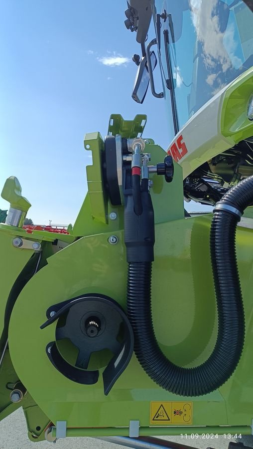 Mähdrescher of the type CLAAS Trion 530, Neumaschine in Grund (Picture 9)