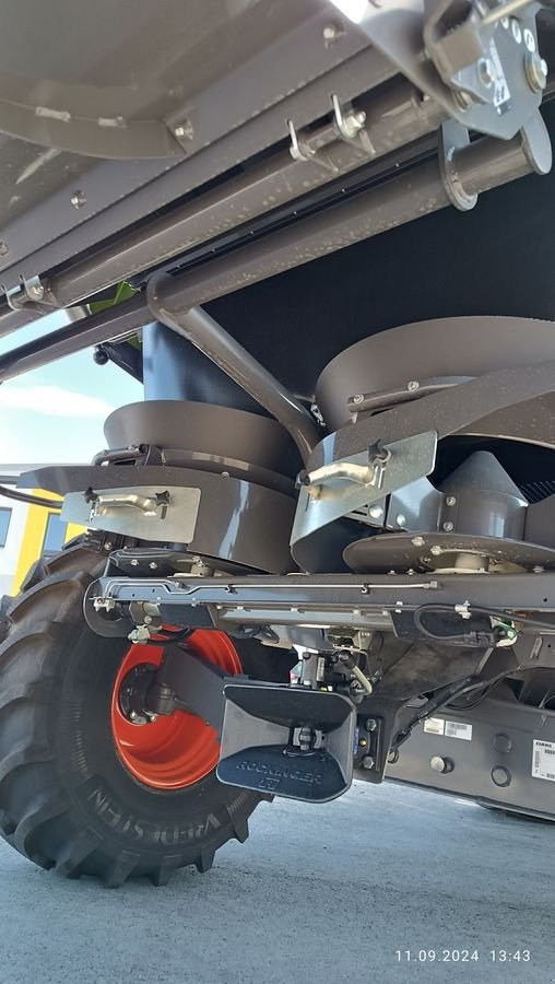 Mähdrescher of the type CLAAS Trion 530, Neumaschine in Grund (Picture 7)