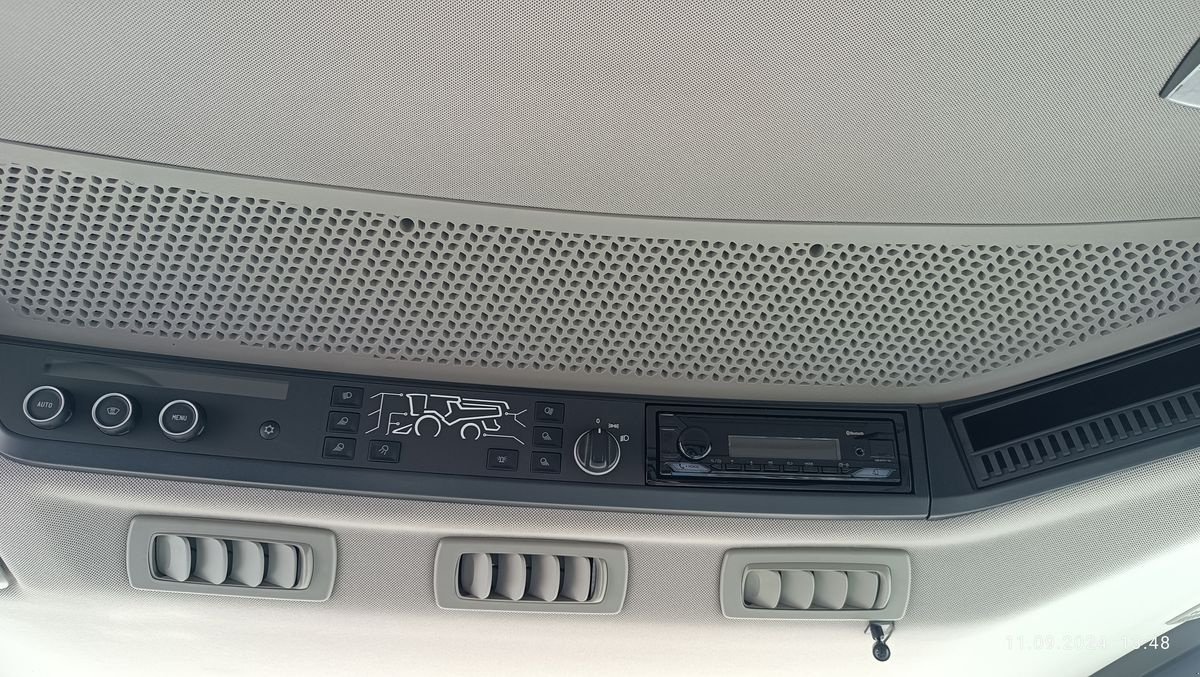 Mähdrescher of the type CLAAS Trion 530, Neumaschine in Grund (Picture 22)