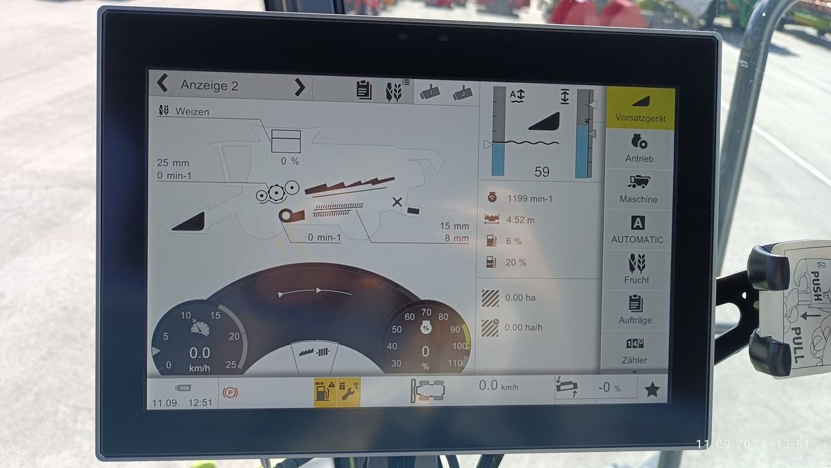 Mähdrescher of the type CLAAS Trion 530, Neumaschine in Grund (Picture 23)