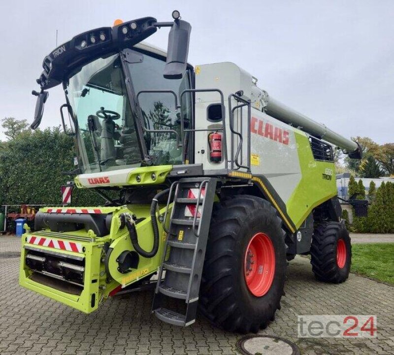 Mähdrescher tip CLAAS Trion 650 mit Schneidwerk, Vorführmaschine in Östringen (Poză 14)