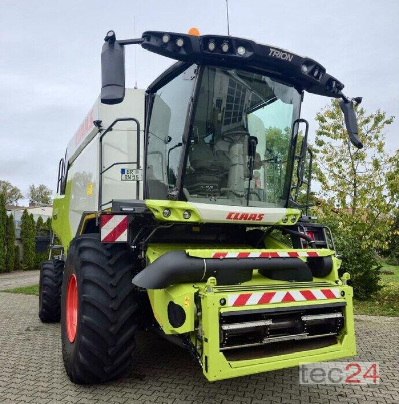 Mähdrescher tip CLAAS Trion 650 mit Schneidwerk, Vorführmaschine in Östringen (Poză 1)