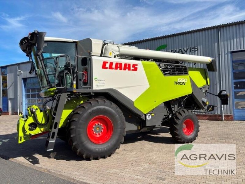 Mähdrescher des Typs CLAAS TRION 650, Gebrauchtmaschine in Meppen (Bild 1)