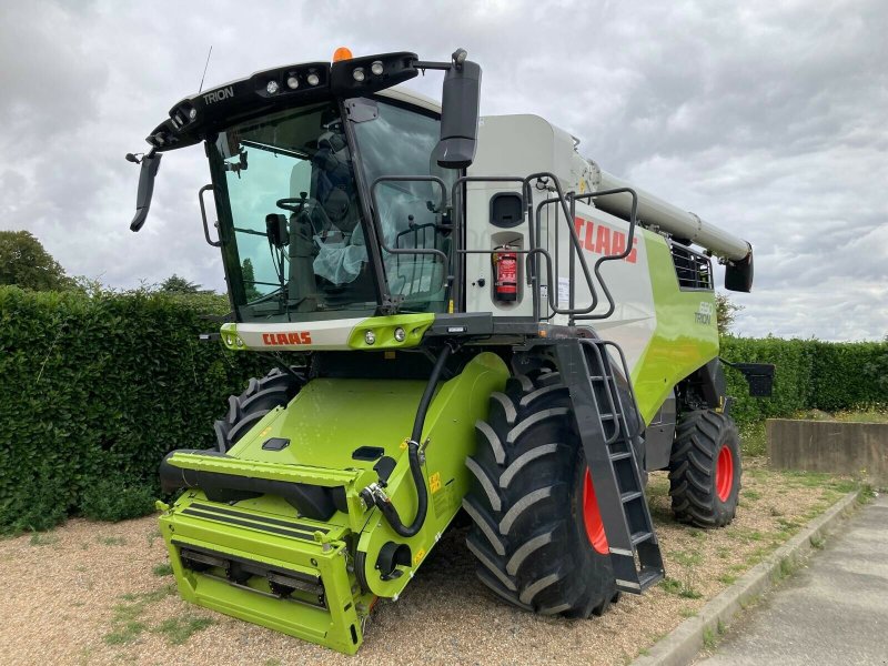 Mähdrescher des Typs CLAAS TRION 650, Gebrauchtmaschine in ST CLEMENT DE LA PLACE (Bild 1)