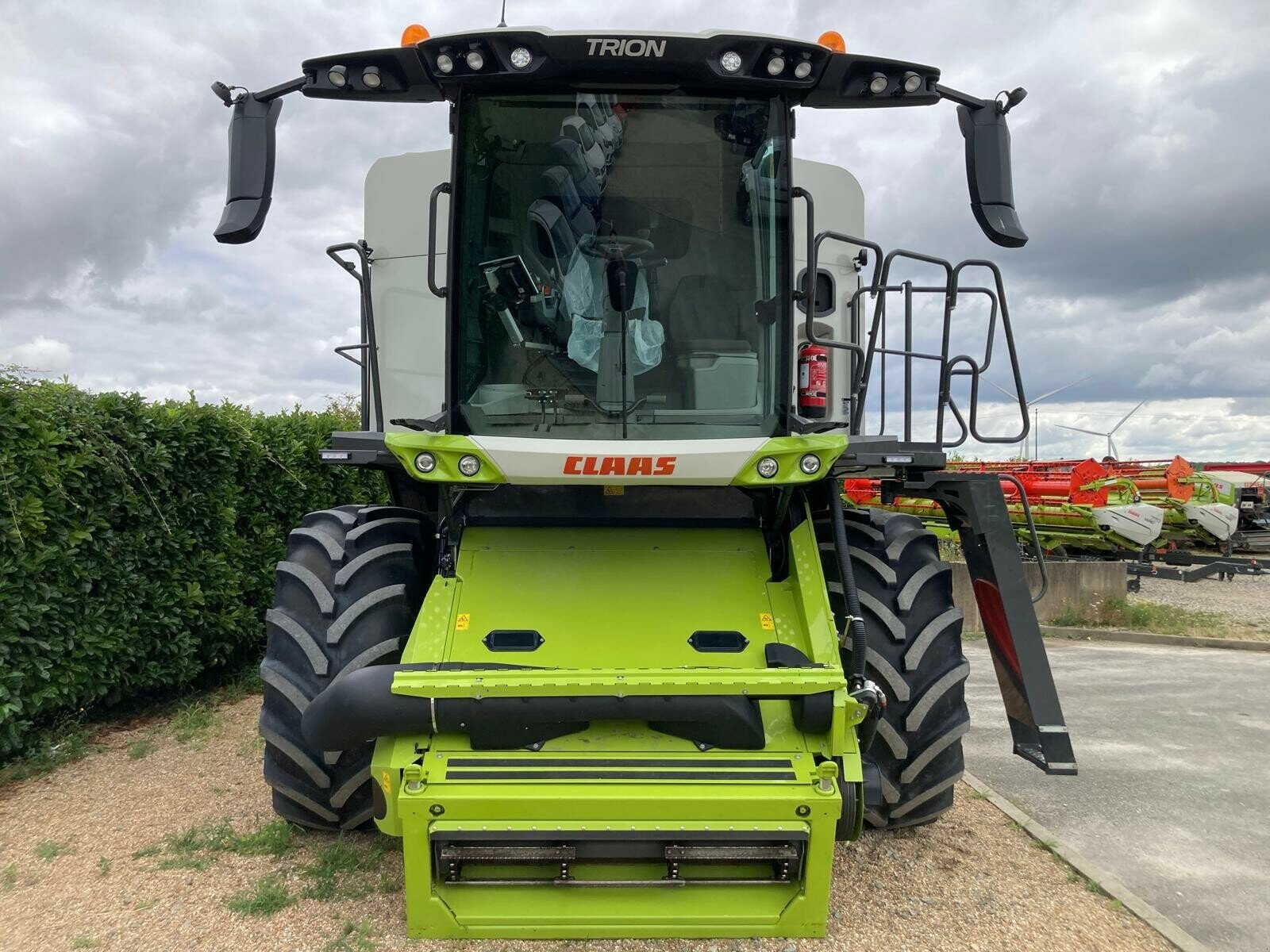 Mähdrescher tip CLAAS TRION 650, Gebrauchtmaschine in ST CLEMENT DE LA PLACE (Poză 2)