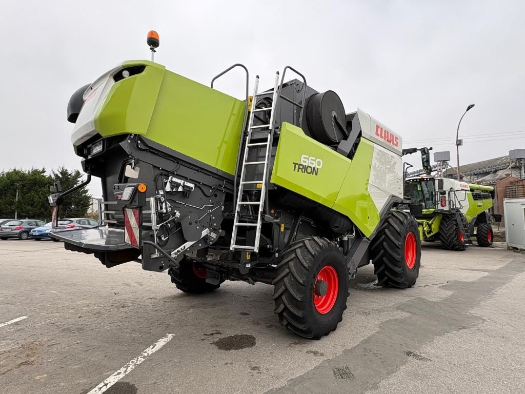 Mähdrescher del tipo CLAAS TRION 660, Gebrauchtmaschine In SALEUX (Immagine 8)