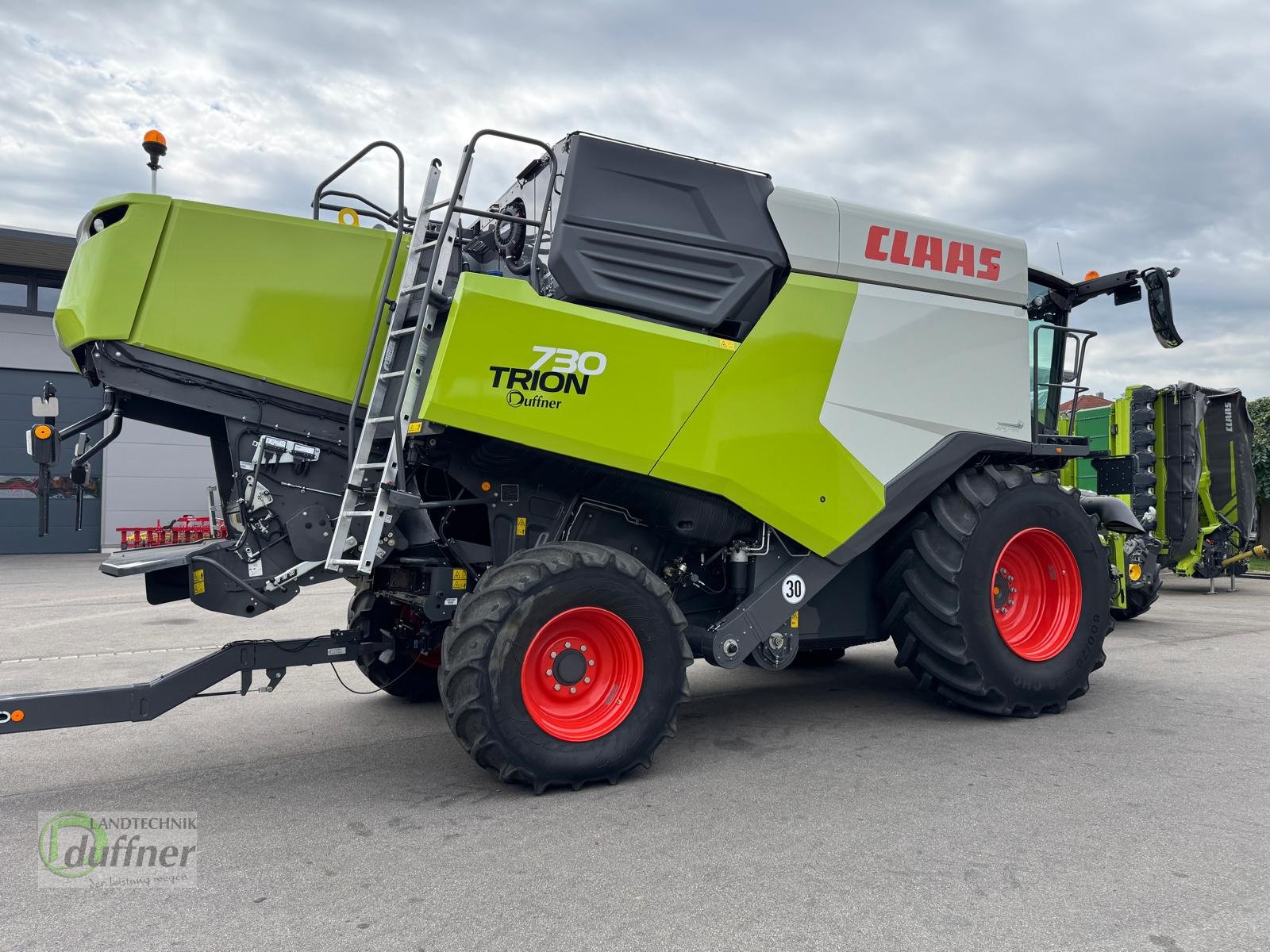 Mähdrescher tip CLAAS Trion 730, Gebrauchtmaschine in Hohentengen (Poză 3)