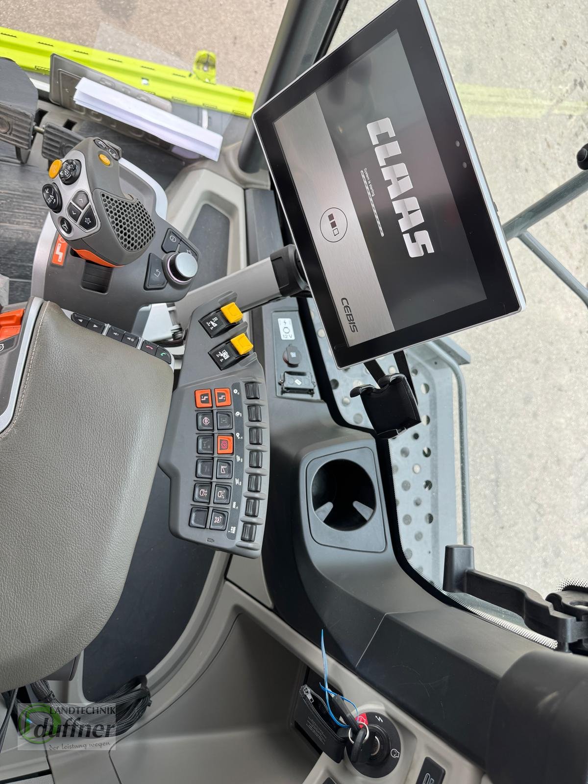 Mähdrescher tip CLAAS Trion 730, Gebrauchtmaschine in Hohentengen (Poză 8)