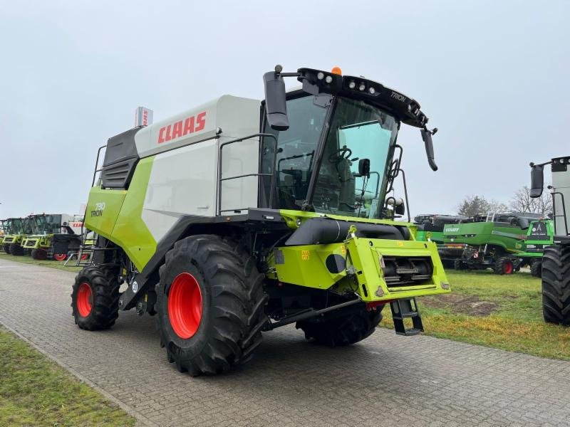Mähdrescher от тип CLAAS TRION 730, Gebrauchtmaschine в Hockenheim (Снимка 8)