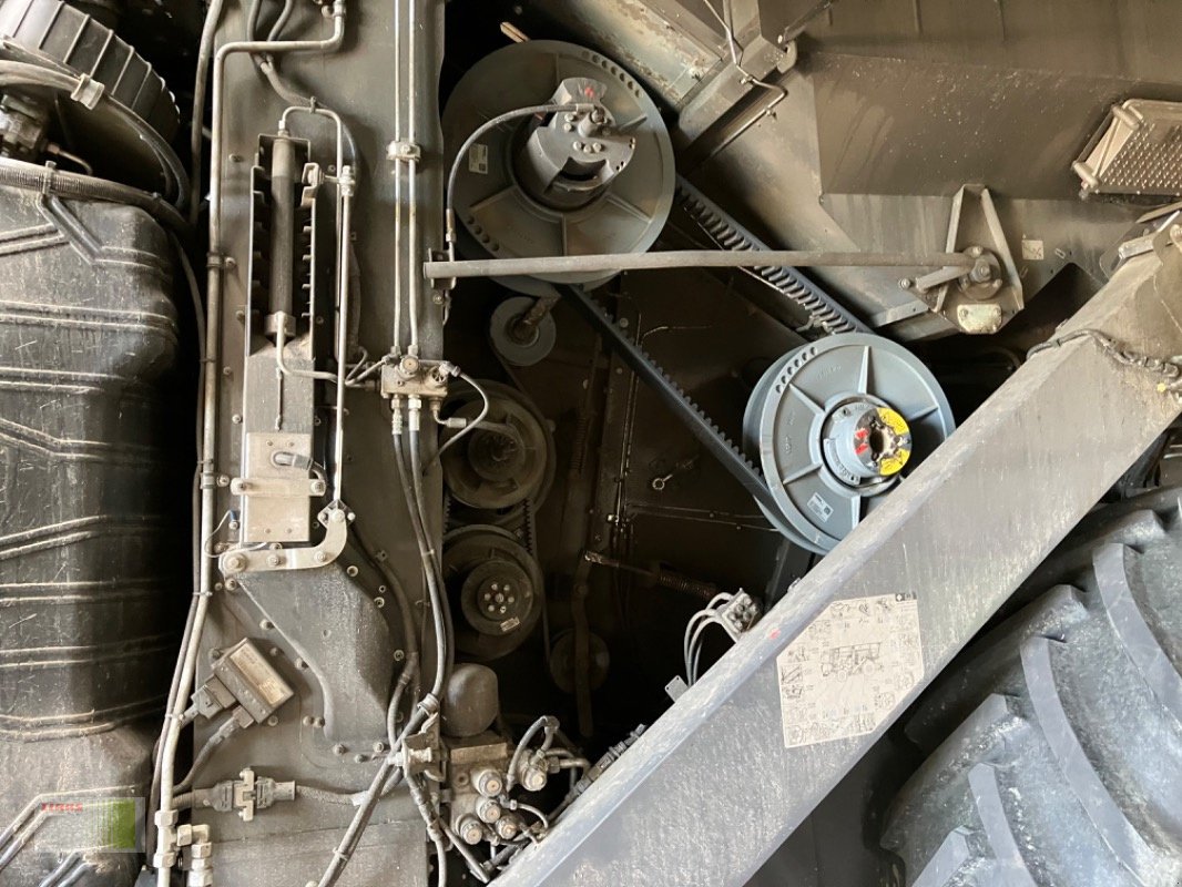 Mähdrescher del tipo CLAAS TRION 730, Gebrauchtmaschine In Bordesholm (Immagine 9)