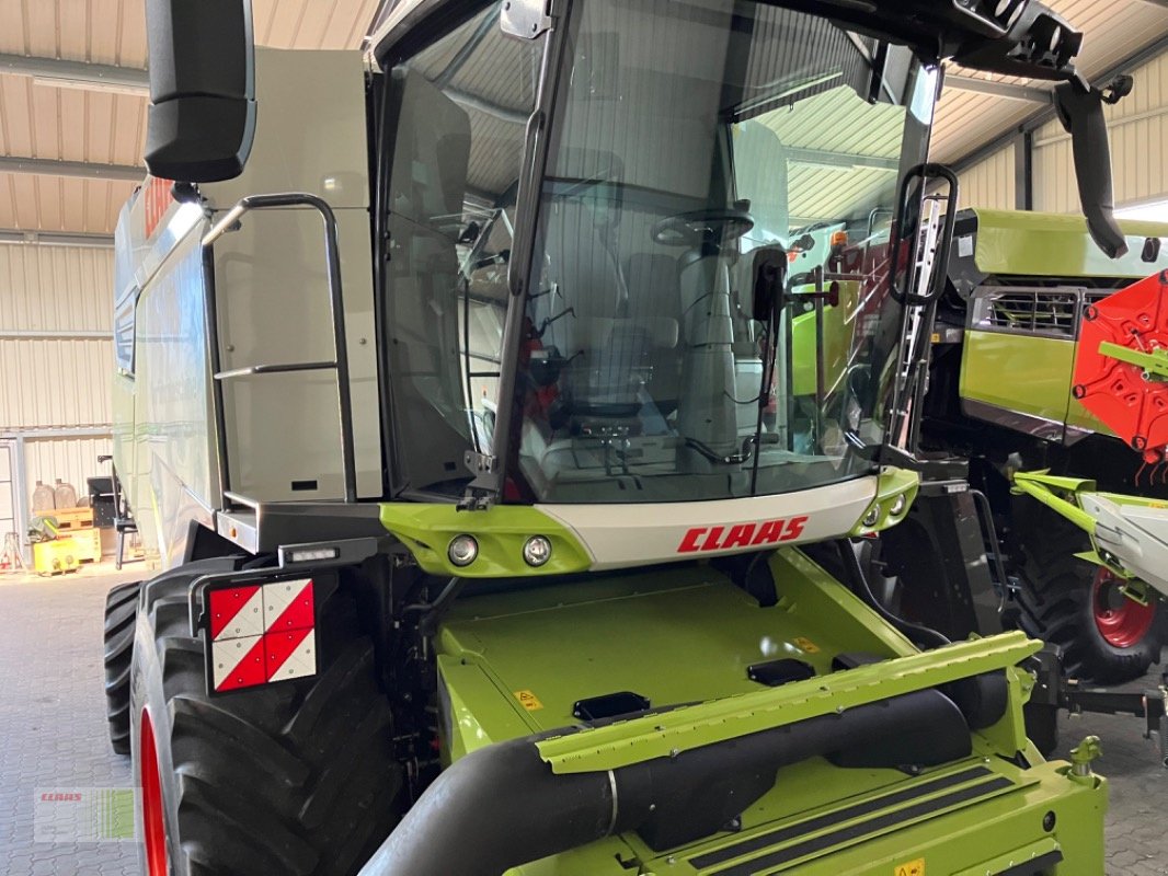 Mähdrescher del tipo CLAAS TRION 730, Gebrauchtmaschine In Bordesholm (Immagine 2)