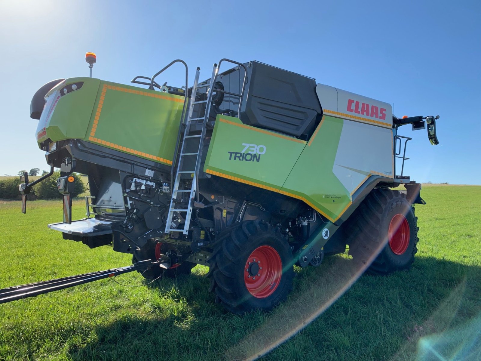 Mähdrescher tip CLAAS Trion 730, Gebrauchtmaschine in Knaphoscheid (Poză 3)