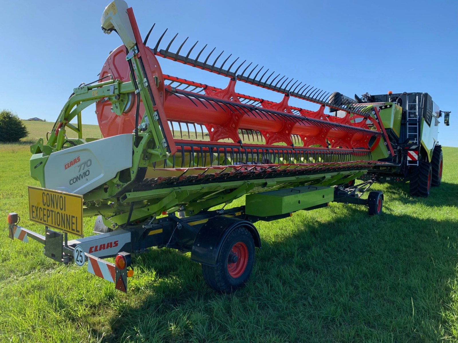 Mähdrescher tip CLAAS Trion 730, Gebrauchtmaschine in Knaphoscheid (Poză 9)