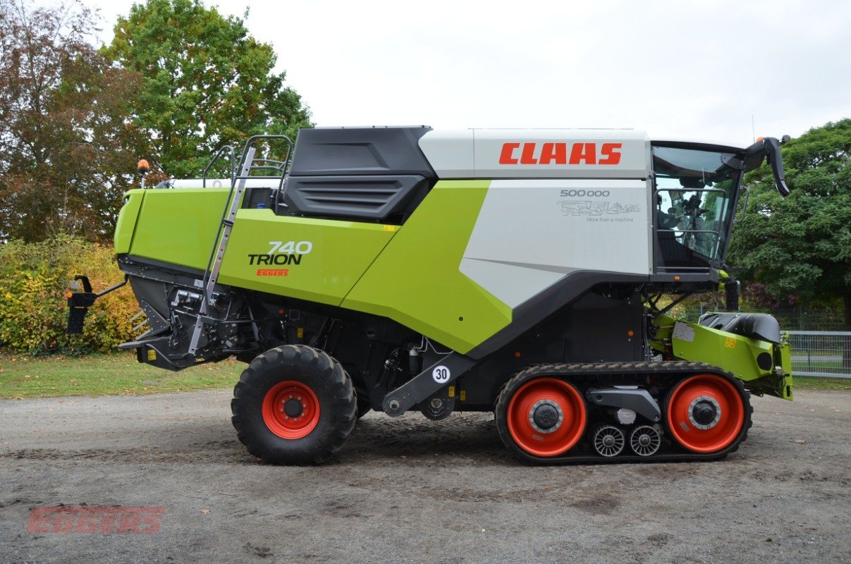 Mähdrescher of the type CLAAS TRION 740 TERRA TRAC, Neumaschine in Suhlendorf (Picture 2)