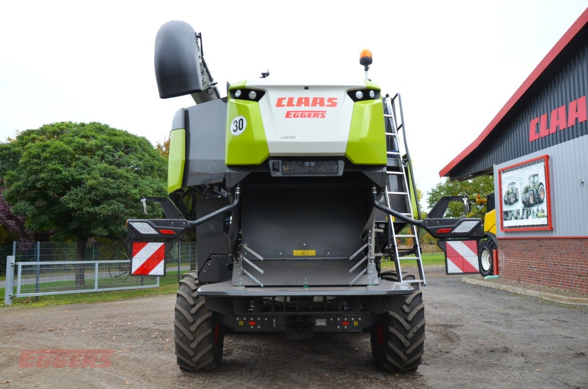 Mähdrescher of the type CLAAS TRION 740 TERRA TRAC, Neumaschine in Suhlendorf (Picture 4)