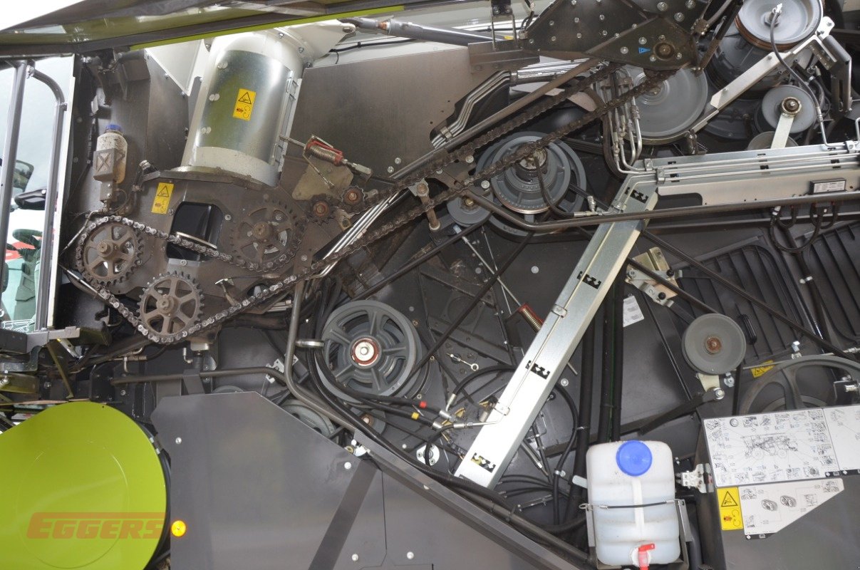 Mähdrescher of the type CLAAS TRION 740 TERRA TRAC, Neumaschine in Suhlendorf (Picture 19)