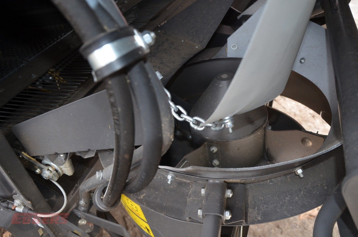 Mähdrescher of the type CLAAS TRION 740 TERRA TRAC, Neumaschine in Suhlendorf (Picture 22)