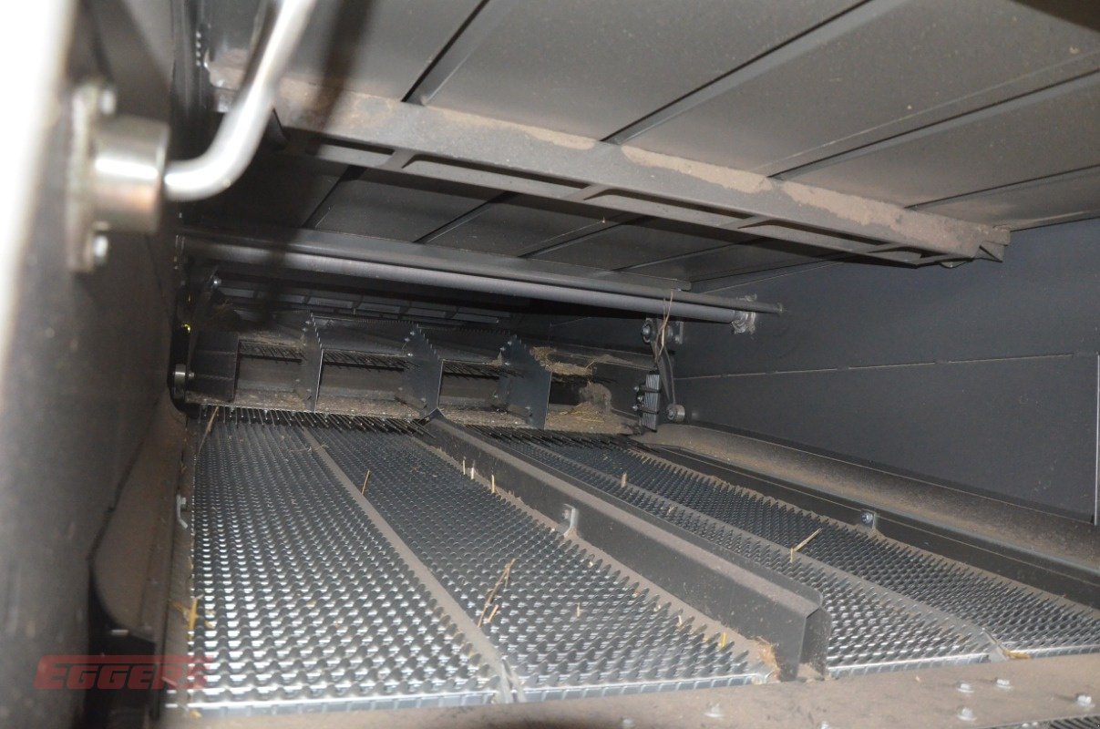 Mähdrescher of the type CLAAS TRION 740 TERRA TRAC, Neumaschine in Suhlendorf (Picture 23)