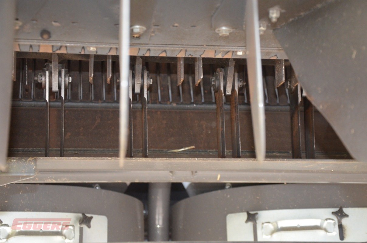 Mähdrescher of the type CLAAS TRION 740 TERRA TRAC, Neumaschine in Suhlendorf (Picture 25)